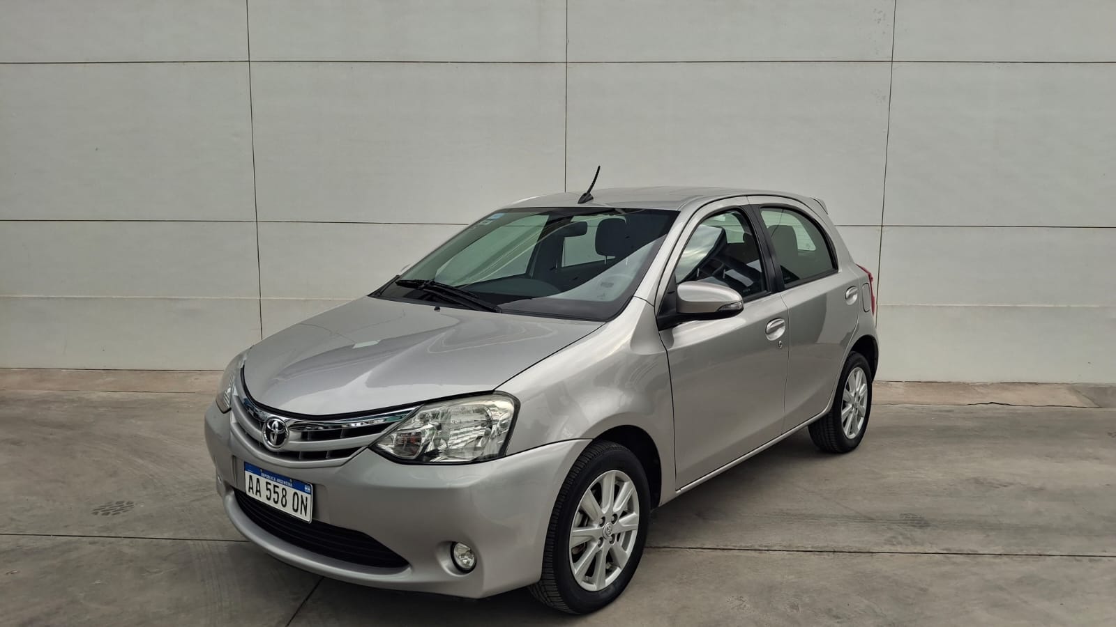 TOYOTA ETIOS XLS 1.5 6MT 5P