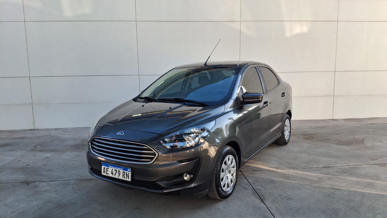 FORD KA SE 4 P MT 