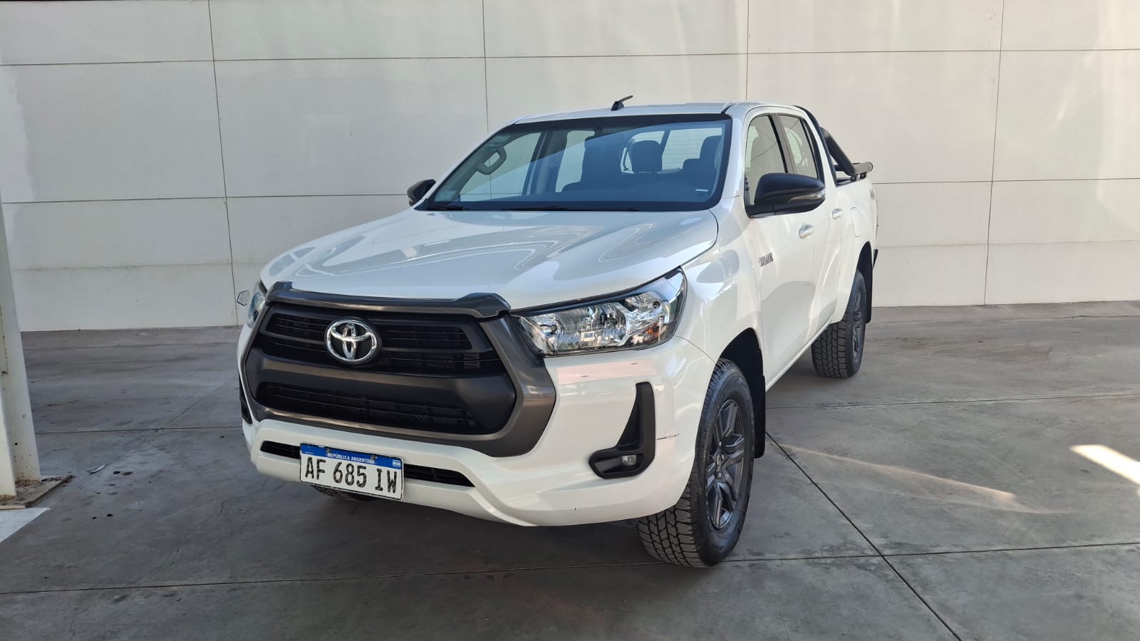 TOYOTA HILUX 4X4 DC SR 2.8 TDI 6 MT