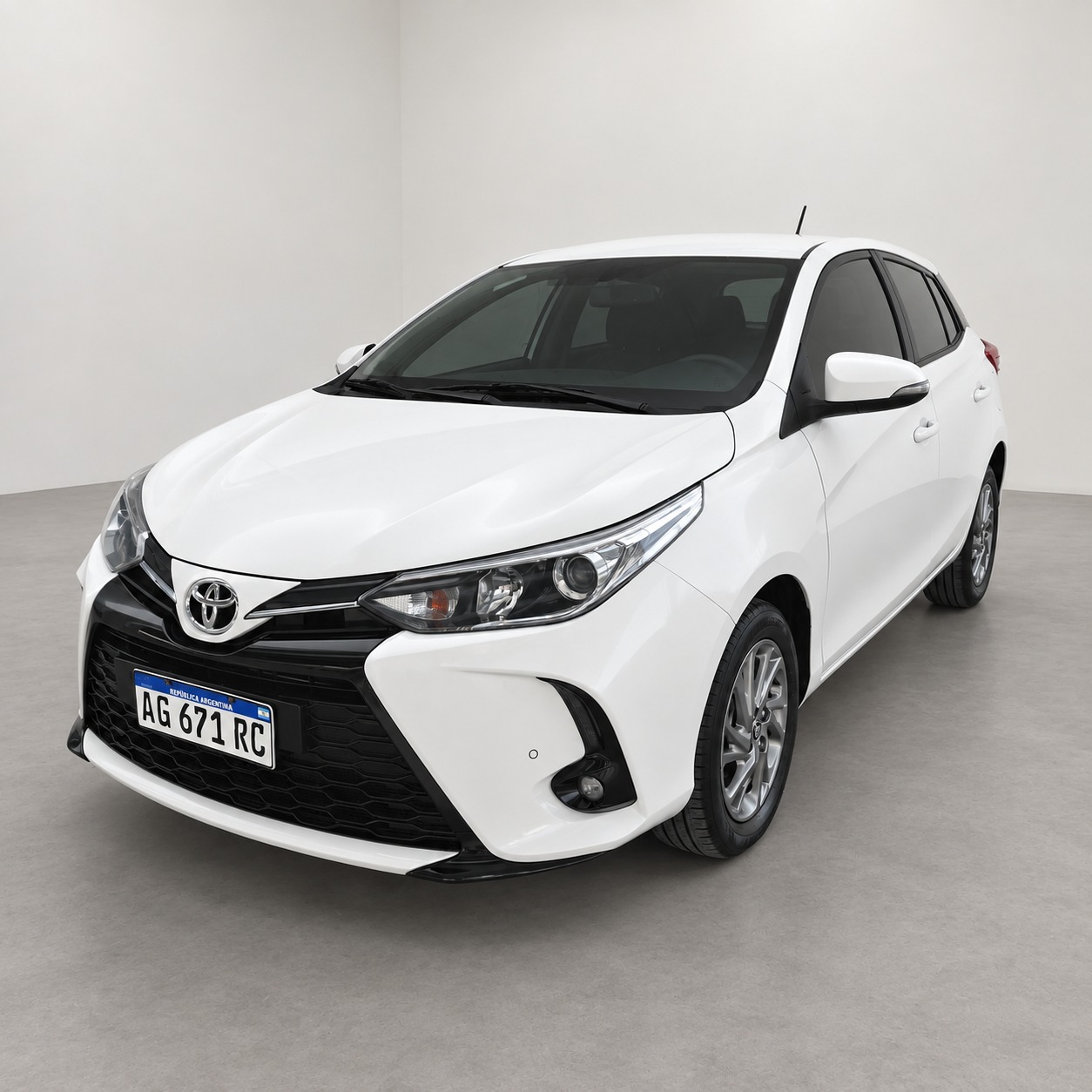 TOYOTA YARIS XLS CVT 5P