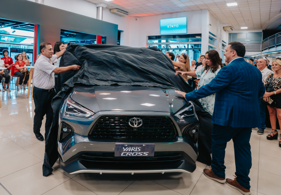Señor González presentó el nuevo Toyota Yaris Cross bajo el lema “Tu primer híbrido”